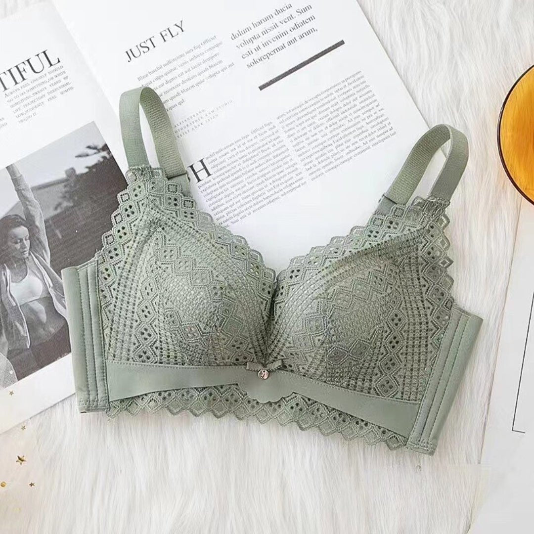 Non-Magnetic Silky AB Cup Medium Thickness Comfortable and Breathable Brassiere