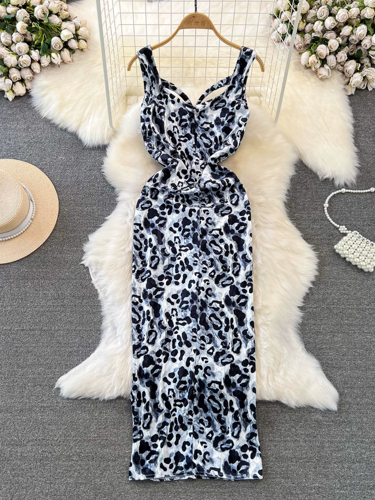 Luxurious Gold Velvet Cinched Waist, Slimmed Mid-Length And Sleeveless Slip Dress With Chest Pads