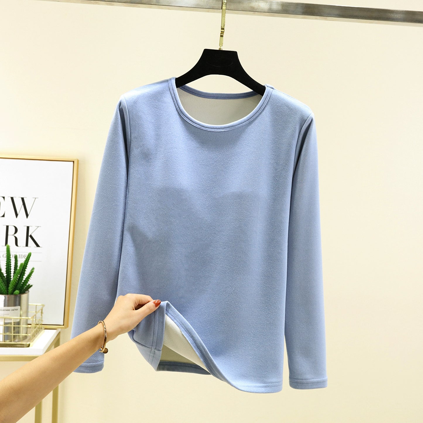 Women's Winter Velvet Round Neck Solid Color Warm T-shirt Top With Chest Pad