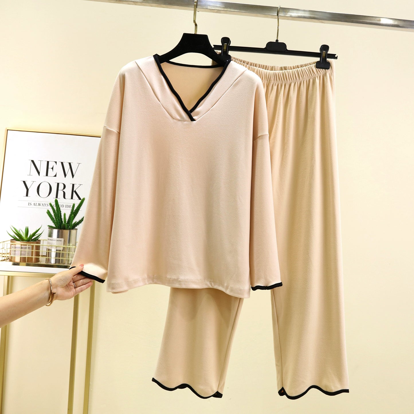 Women's Long Sleeve V-Neck Thick Fleece Loungewear Set For Autumn And Winter