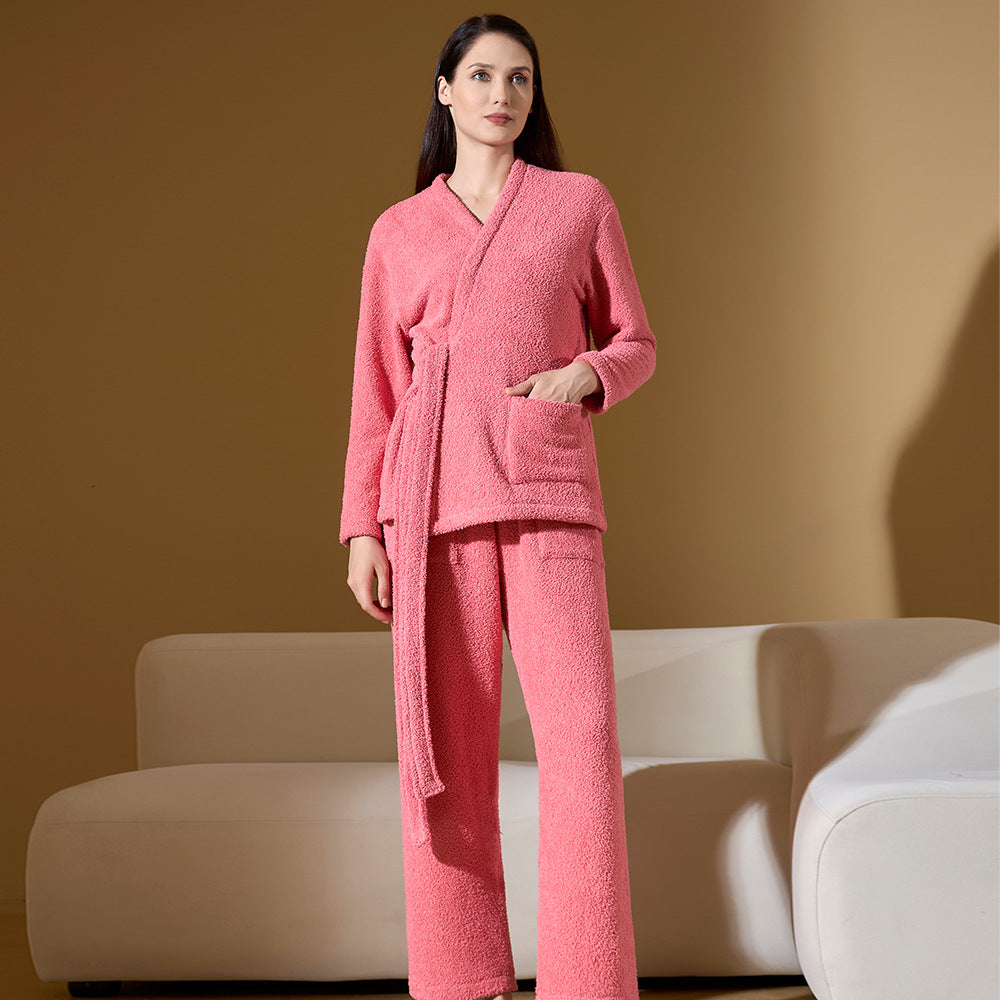 High-End Half-Edge Winter-Ready Plush Coral Velvet Loungewear Suit for Women