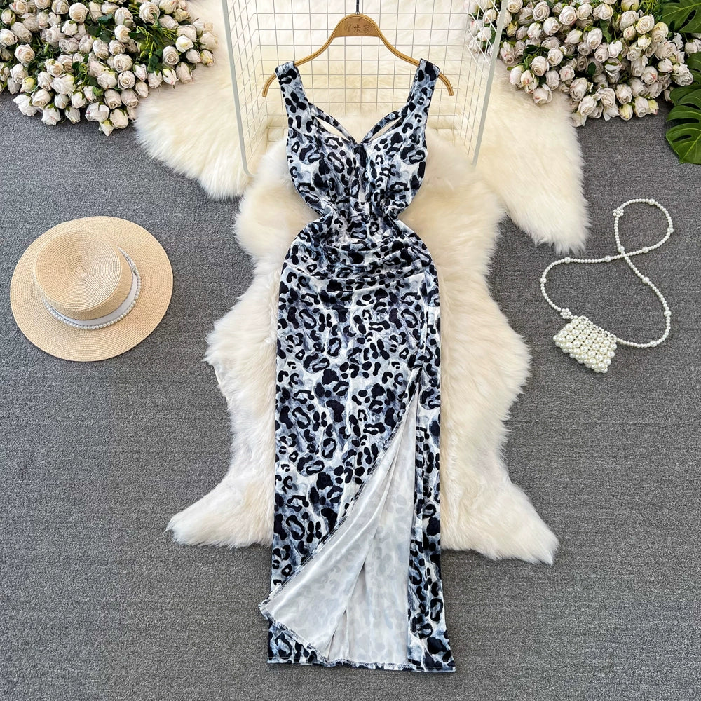 Luxurious Gold Velvet Cinched Waist, Slimmed Mid-Length And Sleeveless Slip Dress With Chest Pads