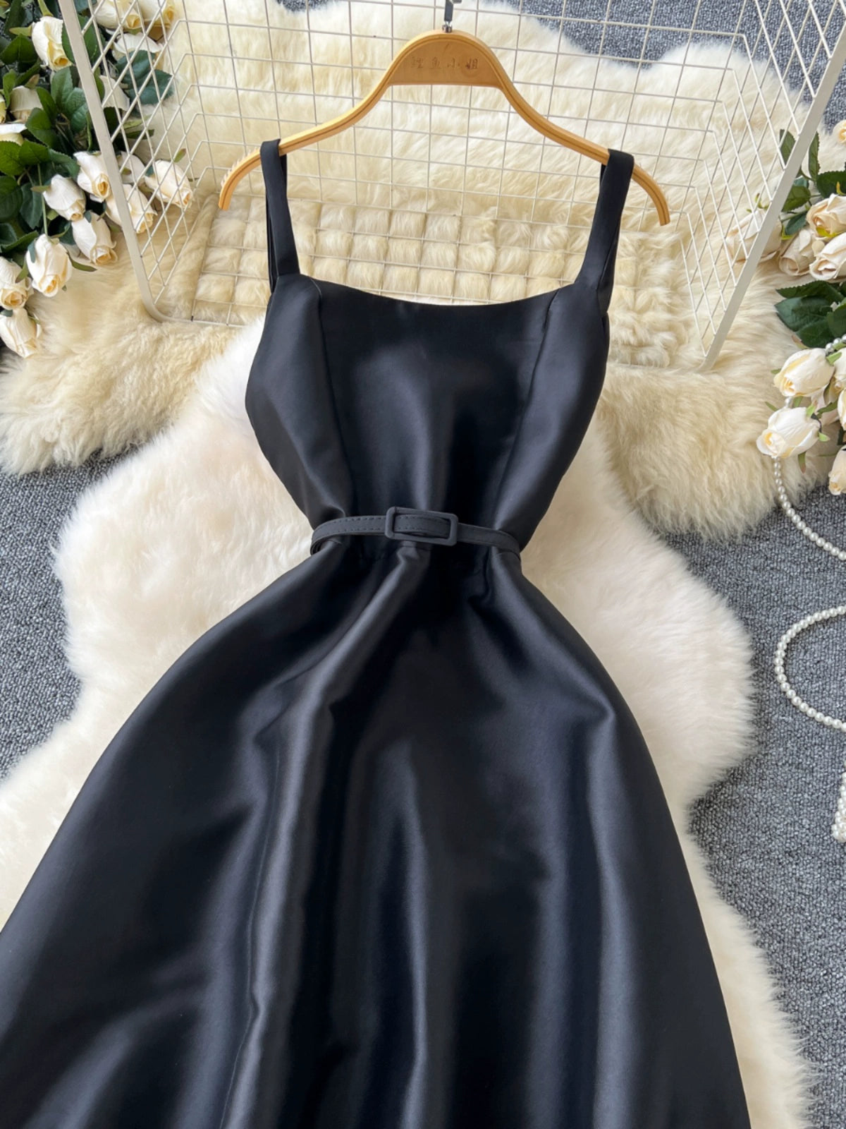 Glamorous Fluffy Long Suspender Party Dress for a Fancy Summer Night
