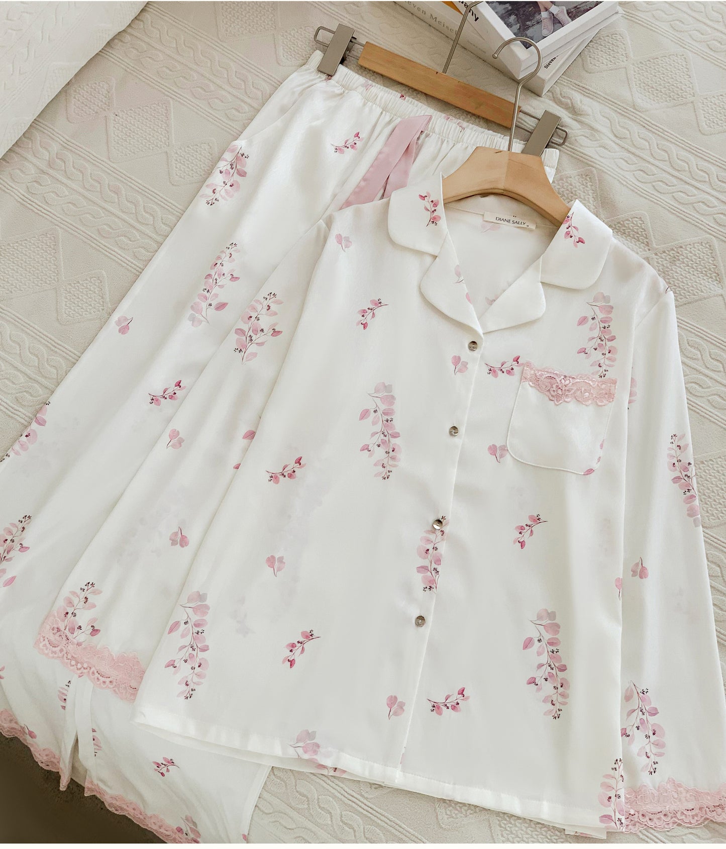 Women's Summer Comfy Refined Sweet Floral Luxurious Ice Silk Loungewear Pajamas