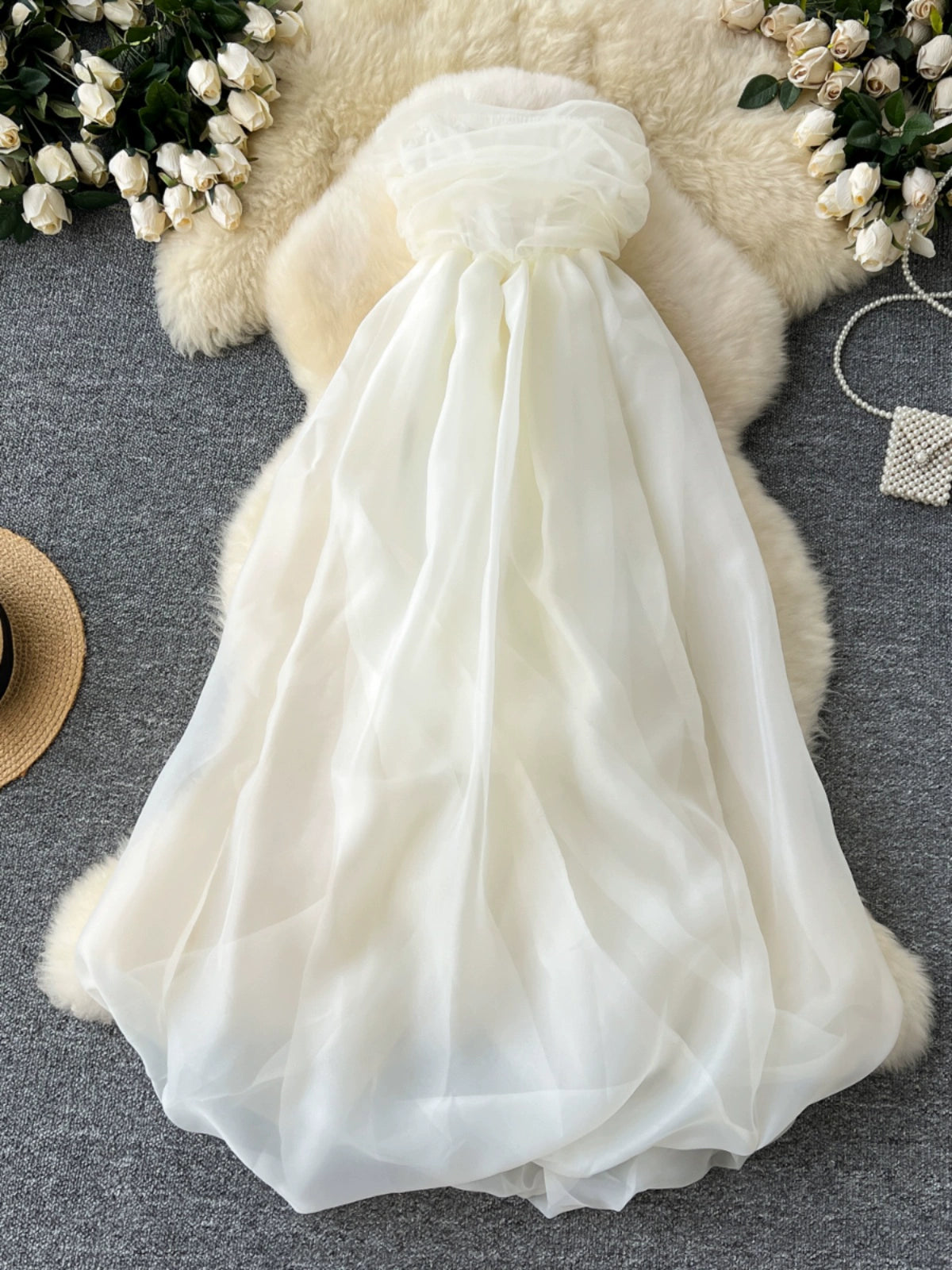 Elegant Sleeveless Bandeau Dress with Off-the-Shoulder Pleated Design and Cinched Waist