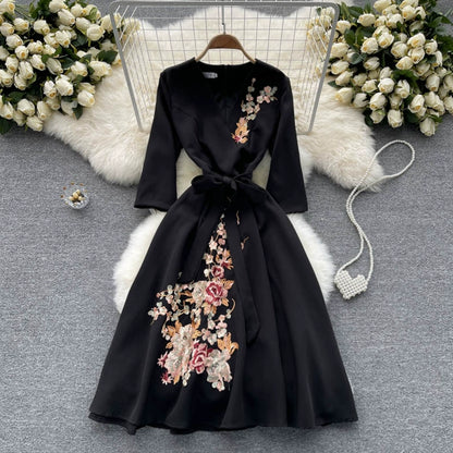 Elegant French Style Long-Sleeved Niche Embroidery V-Neck Flower Dress