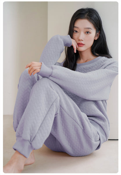 Winter Bliss Oversized Warmth Quilted Air Cotton Round Neck Full Sleeve Loungewear For Women