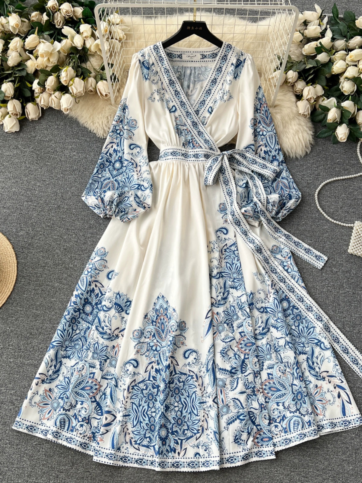 European Luxurious V-Neck Lantern Sleeve Dress with Retro Court Style Prints