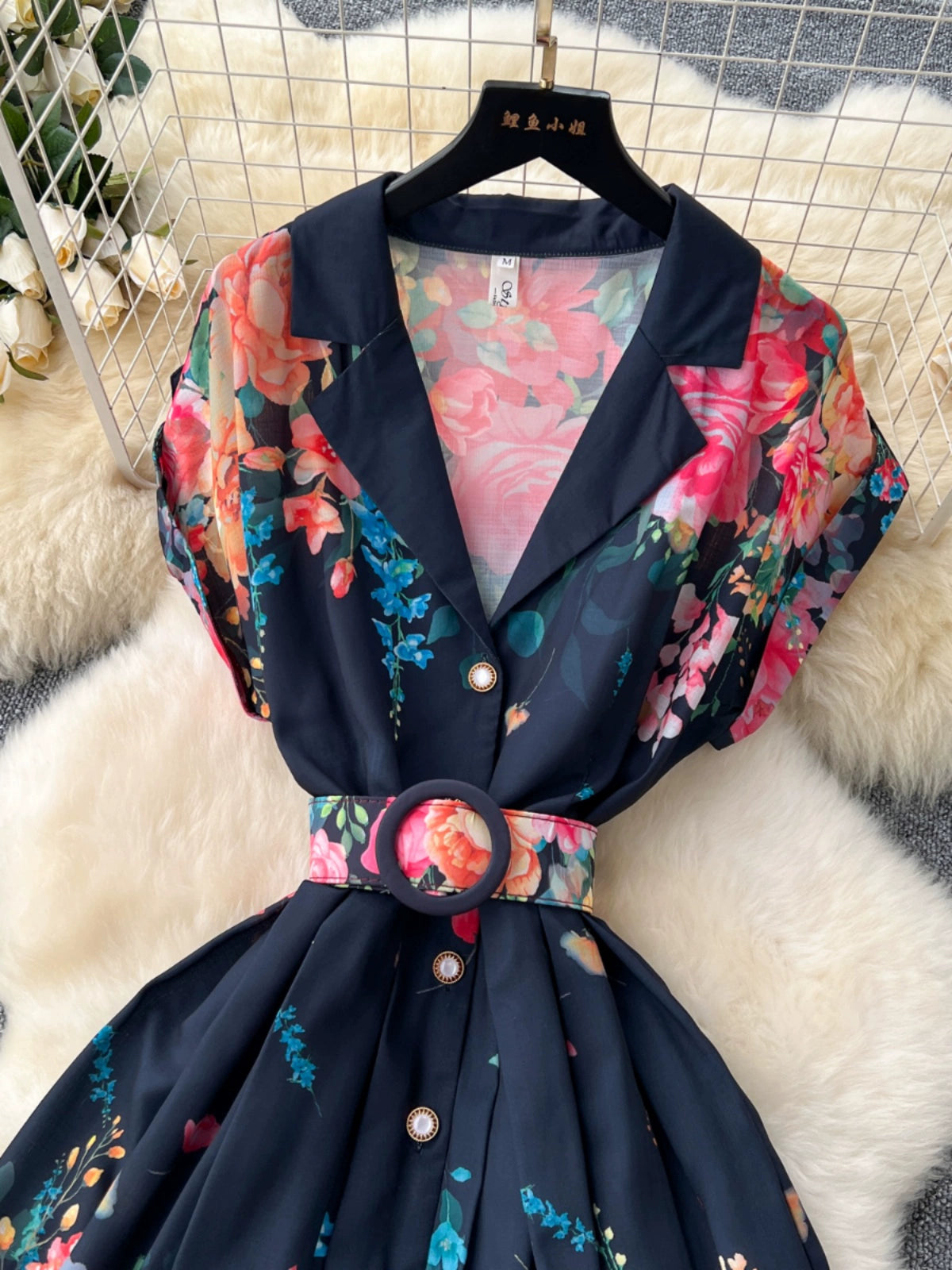 Elegant European and American Retro Style Lapel Printed Floral Black Dress with Waist-Cinching Design