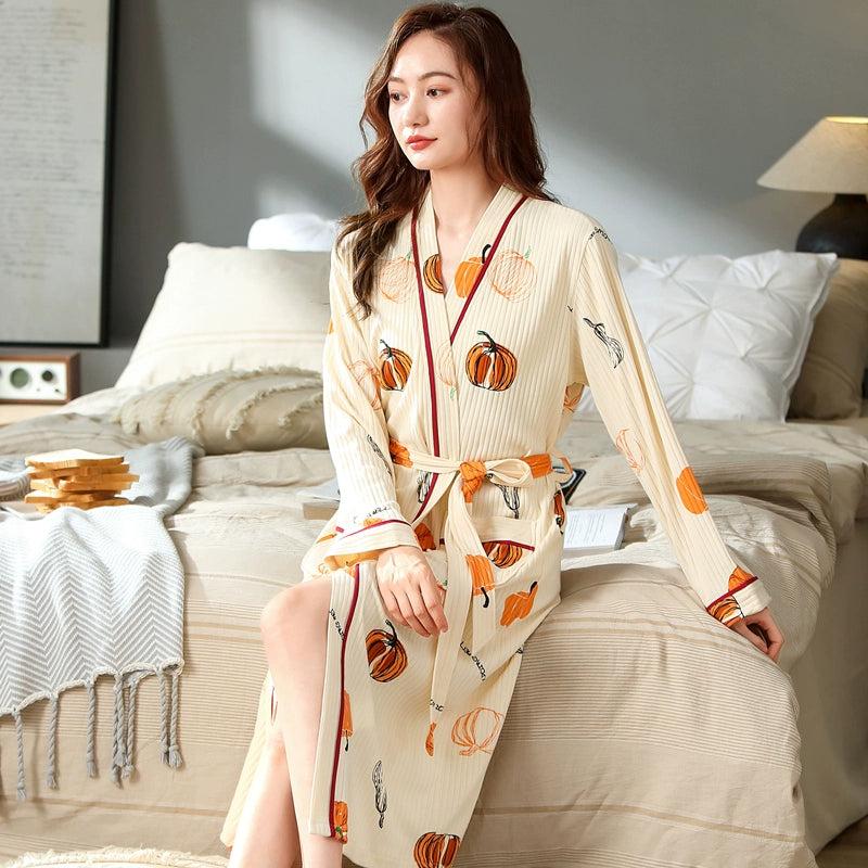 Comfortable Nightgowns Women's spring and autumn cotton long-sleeved nightdress.