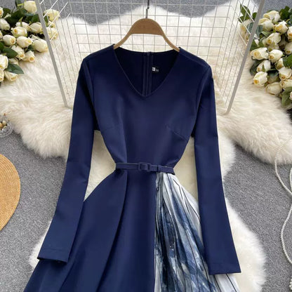 V-neck light luxury European Hepburn style print pressed over the knee Dress