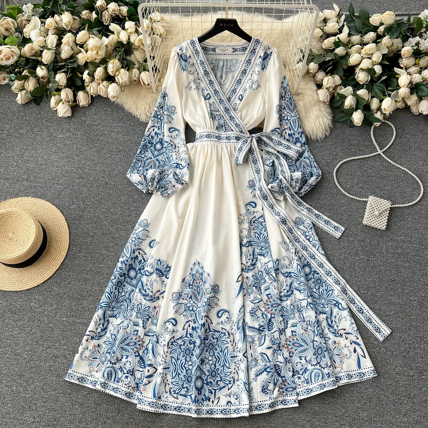 European Luxurious V-Neck Lantern Sleeve Dress with Retro Court Style Prints