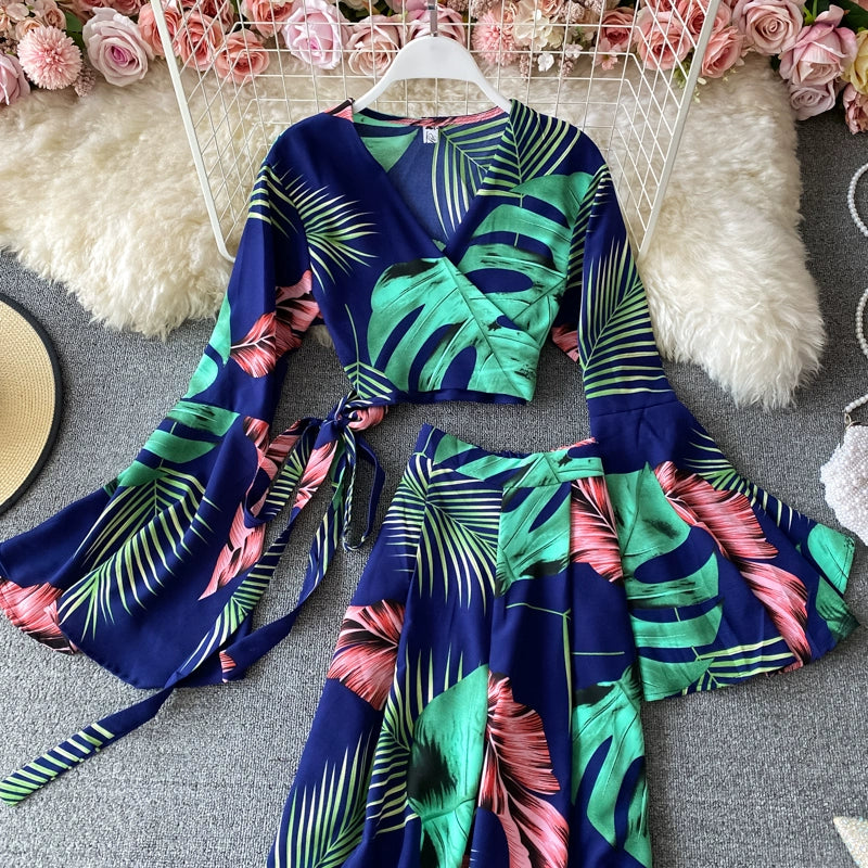 V-neck Floral Design printed tops flared sleeves high waist two-piece suits